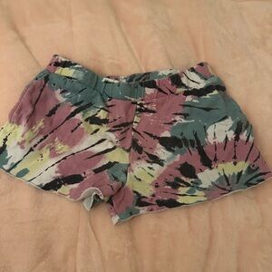women’s colsie paint splattered shorts size XS raw hem 🎨🤍